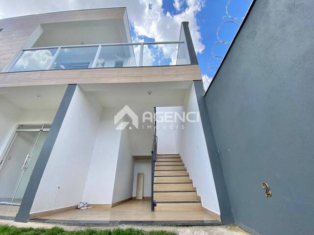 Casa para Venda em Contagem - 2