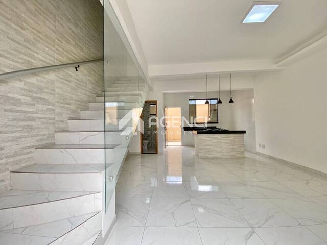 #67 - Casa para Venda em Contagem - MG - 2