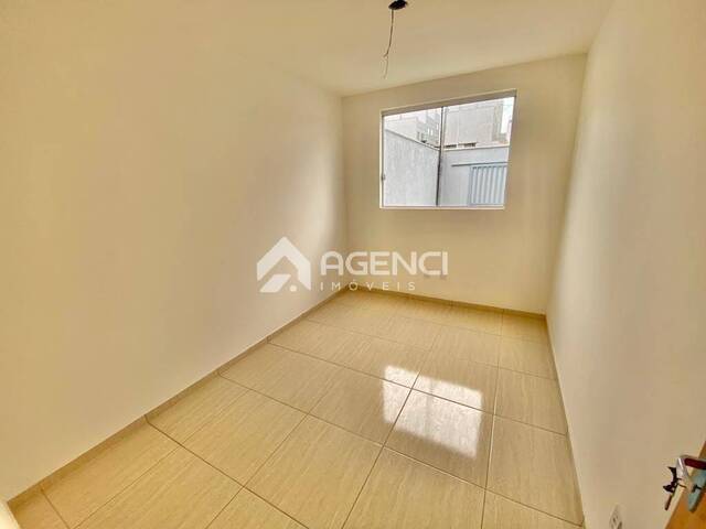 Casa para Venda em Contagem - 4