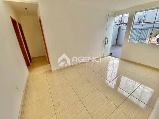 Casa para Venda em Contagem - 2