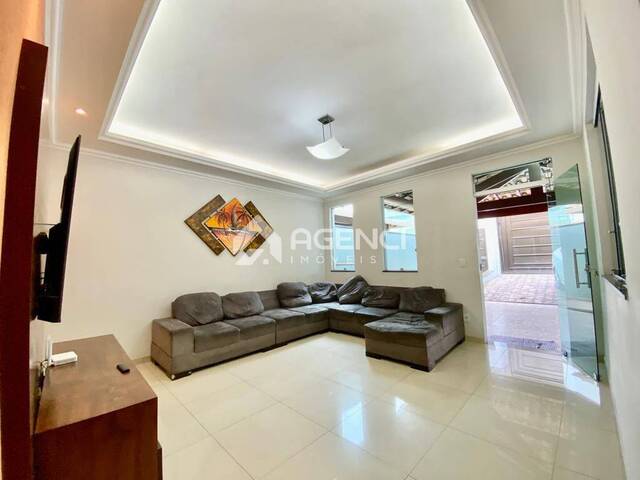 Casa para Venda em Contagem - 2