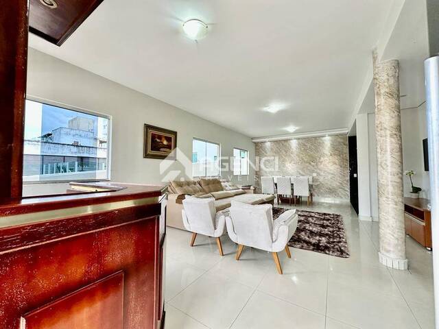 Casa para Venda em Contagem - 2