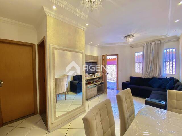 Casa para Venda em Contagem - 2