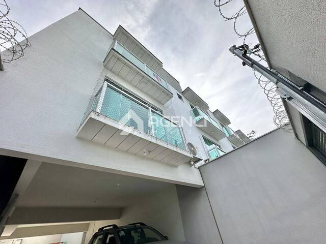 Casa para Venda em Contagem - 2