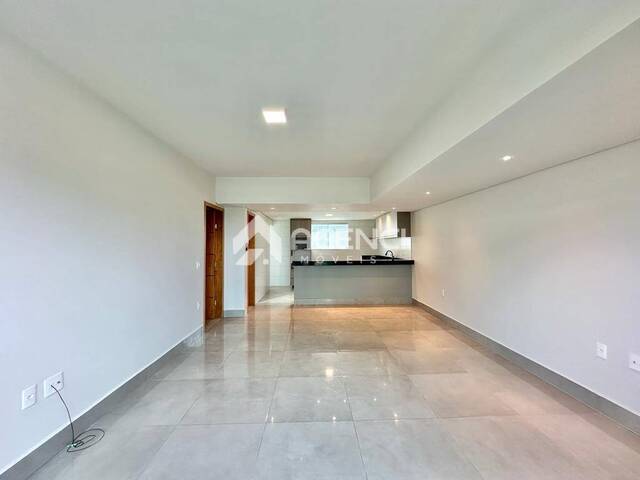 Casa para Venda em Contagem - 3