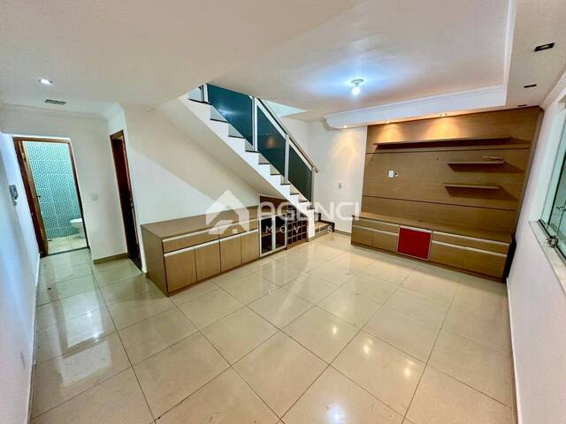 Casa para Venda em Contagem - 2