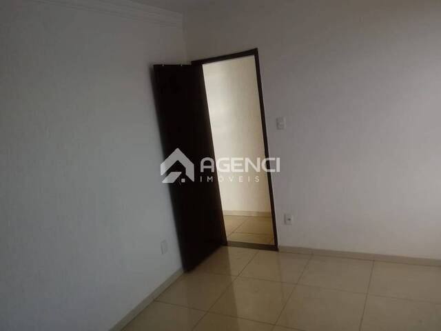 Apartamento para Venda em Contagem - 5