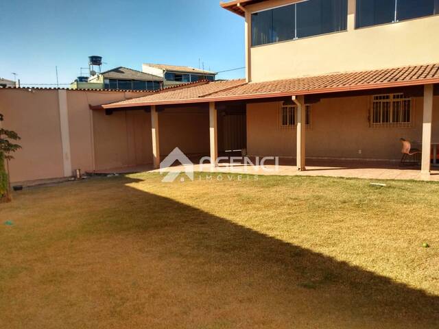 #742 - Casa para Venda em Betim - MG - 2