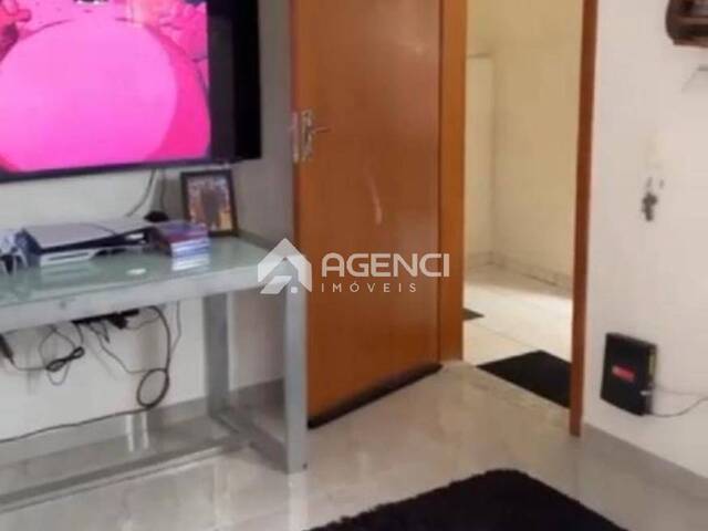Apartamento para Venda em Contagem - 4