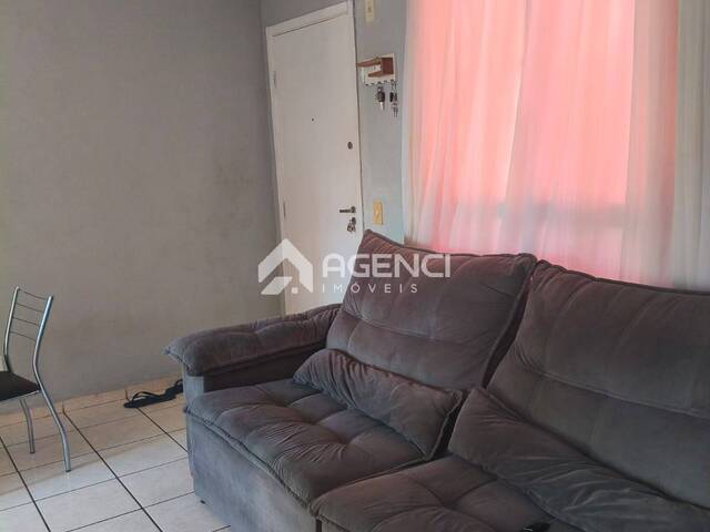 Apartamento para Venda em Contagem - 2