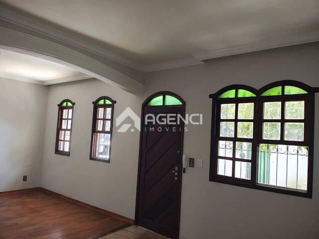 #881 - Casa para Venda em Belo Horizonte - MG - 2