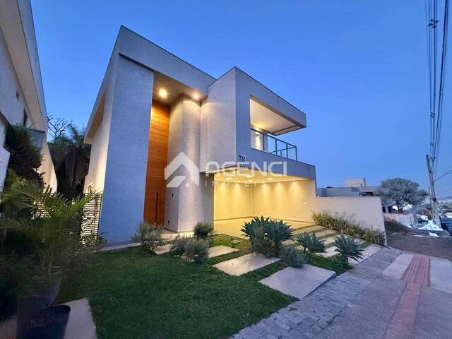 #909 - Casa em condomínio para Venda em Contagem - MG