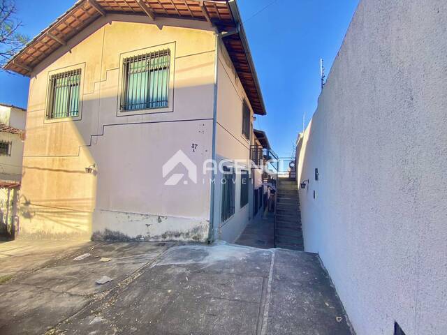 #911 - Casa para Venda em Belo Horizonte - MG - 1